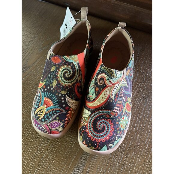 UIN Toledo Women's Canvas Loafer Slip On Shoes Leaves Pattern Size 6.5 - Picture 16 of 16